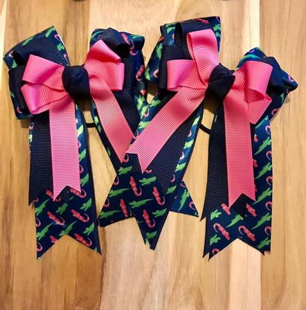 Navy & Pink Alligators Show Bows