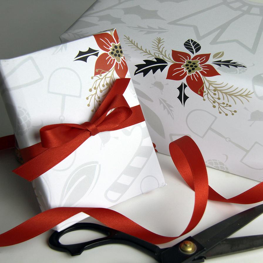  Holiday Equestrian Floral Gift Wrap