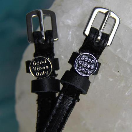 Good Vibes Only Spur Straps