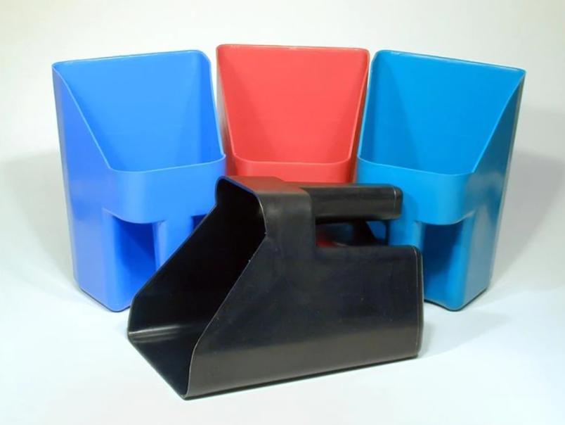 3qt Plastic Feed Scoop