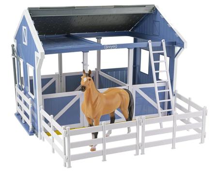 Deluxe Country Stable with Horse and Wash Stall