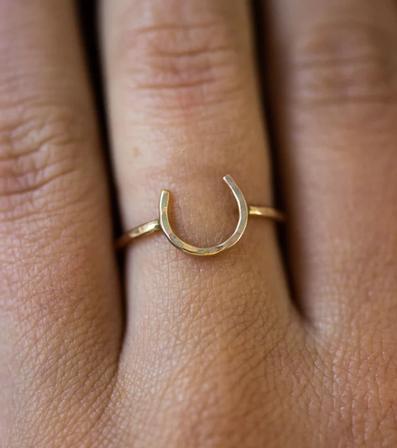Lucky Horseshoe Ring - Gold