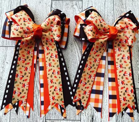 Fall Foxes Show Bows
