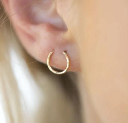 Lucky Horseshoe Stud Earrings - Yellow Gold