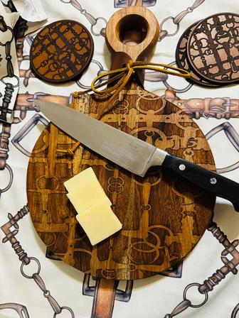 Snaffle But Round Charcutiere Board