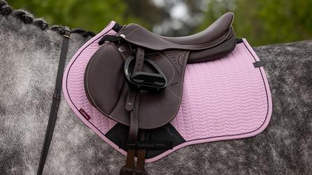 Essence Close Contact Pad | Fondant