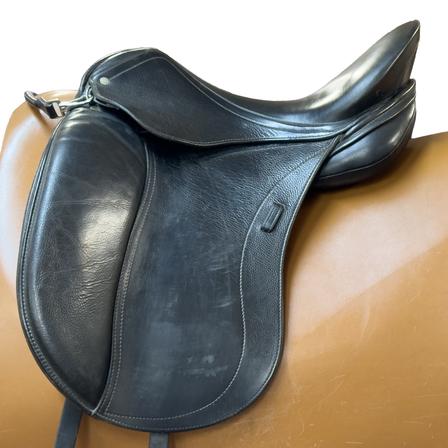 Used 17.5 Schleese Wave Dressage Saddle