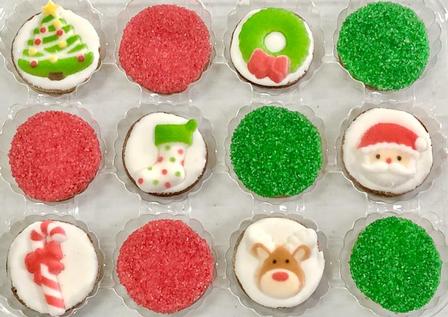 Holly Jolly Crunch Cups